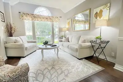 Image de 4br/2. 5 Bath, 5-Star, Six Flags, La Cantera Shops, Utsa, Med Center, River Walk.