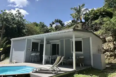 Image de TiKAZanier Cocoyer bungalow neuf et moderne avec sa piscine privée