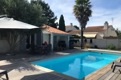 Image de A deux minutes de la plage, profitez de la piscine privée