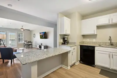 Image de Modern Getaway w\/ Pool & Gym-Pet Friendly!