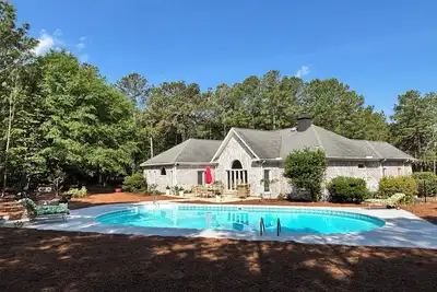 Image de Spacious Home, Private Pool, Near Pinehurst Resort. Beautifully Updated in 2023.