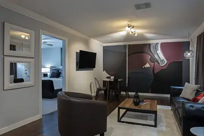 Image de Your Tmc Flats! Sleeps 12, 6br, 3ba, 3pa