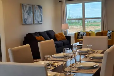 Image de đź’Ą Quiet Getaway - Minutes to Expo Center đź’Ą