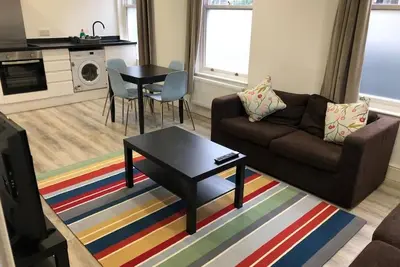 Image de 2Bed - FreeParking - Laundry - 30MinToLondon