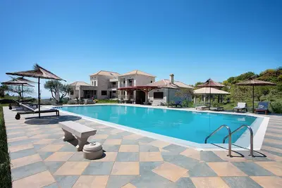 Image de Appartement 'Wild Fig Retreat Alati' avec piscine partagée, Wi-Fi et climatisation