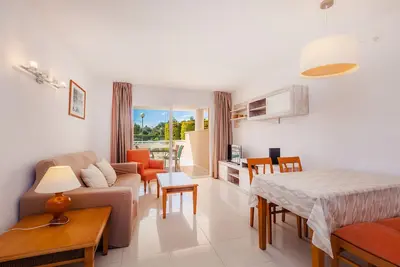 Image de Appartement 'Apartamento Espiga' avec piscine partagée, Wi-Fi et climatisation