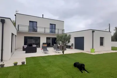 Image de Maison neuve avec piscine intérieure