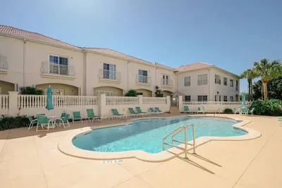 Image de The Mermaid House - Vacation at the Beach!