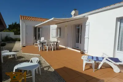 Image de Maison familiale 94m² à 1, 2km des plages - Jardin clos, 3 chambres, terrasse équipée