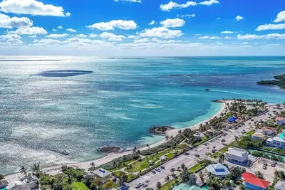 Image de Sombrero Beach Luxury Retreat, Steps to the beach