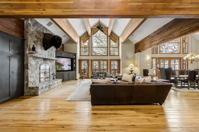 Image de Large Luxury 6 bedroom Family Home