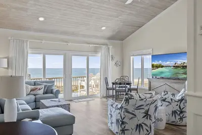 Image de The Hamptons, Oceanfront Duplex in Atlantic Beach, Nc!