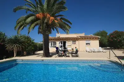 Maison  située au calme avec piscine privée