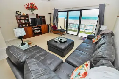 Image de Direct Oceanfront Townhome with Breathtaking Views of the Beach