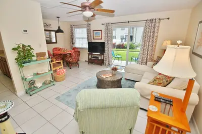 Image de Couple's Retreat! Ground-Floor Getaway Just Steps from No-Drive Beach and Pool.