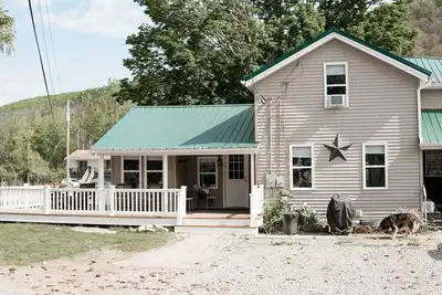 Image de Bear Hollow Lodge Skiing\/Hiking near Letchworth State Park and Swain Ski resort