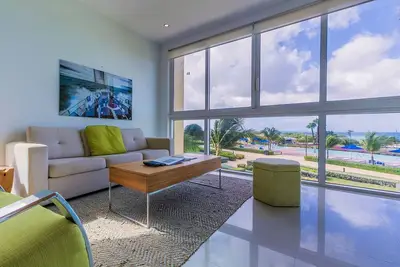 Image de Dive with your family into this Ocean View Condo.