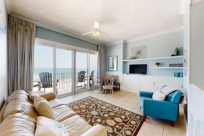 Image de Beachfront condo with amazing Gulf views, pool, hot tub, private balcony, & W/D