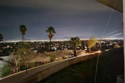 Image de Retro Hilltop Villa