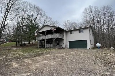 Image de Cozy Cabin with Bunkhouse on Lake Kathryn