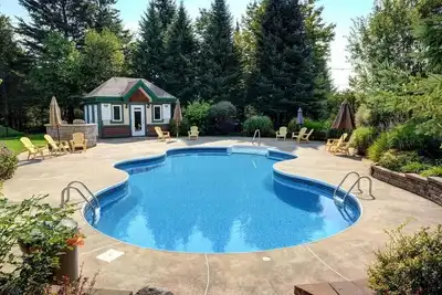 Image de Amazing Location in Tremblant - Pool Access & Golf Course Views