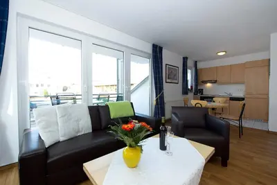 Image de 08 Schöne 2-raum-ferienwohnung mit Balkon - Appartementhaus mit Balkon im Ostseebad Göhren