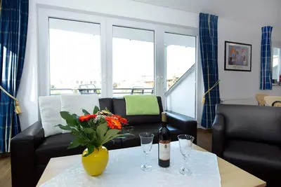 Image de 01 Schöne 2-raum-ferienwohnung mit Balkon - Appartementhaus mit Balkon im Ostseebad Göhren