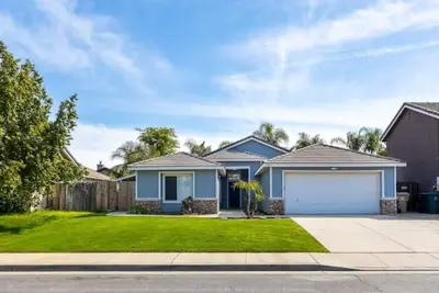 Image de 5 Bedroom House in Beautiful Nw Bakersfield