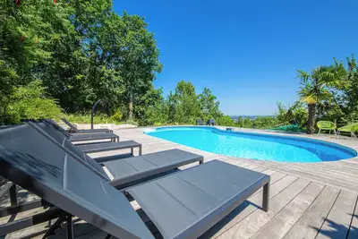 Image de Les Hauts de Jeanvert - Le Cèdre - Piscine - Gaillac