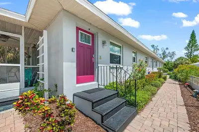 Image de Siesta Key Beach Duplex-Close to Sarasota Beach/Pet Friendly