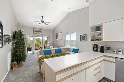 Image de Pool ~ Golf ~ Great Location ~ Near the Landing ~ Cozy Stay ~ View