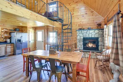 Image de Riverfront Rumney Vacation Rental w\/ Fire Pit!