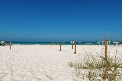 Image de Private Beach Access - Siesta Key 2 Bd/2Bath Condo - New Furnishings!