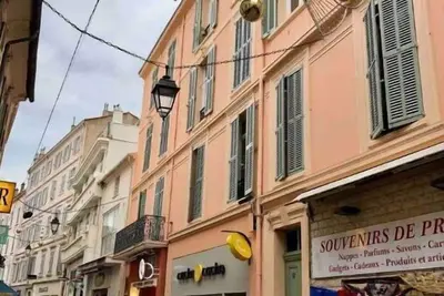 Image de Cosy flat in the beating heart of old City of Cannes
