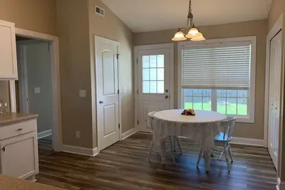 Image de Entire Townhome, Families, Travel Nurses