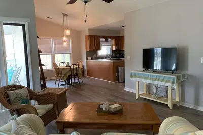 Image de Private Condo, Central, Travel Nurses Welcome