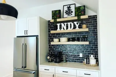Image de Heart of Downtown Indy Townhome New Build!