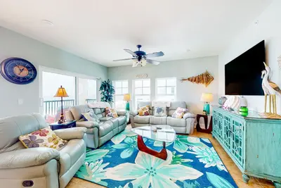 Image de Beachfront corner condo with balcony, hot tub, rooftop pool, breathtaking views