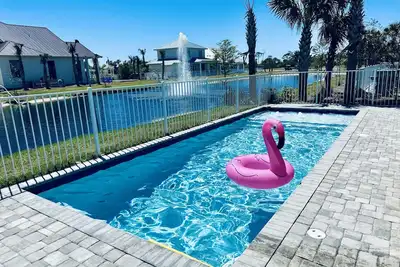 Image de Private Heated Pool, King Master, Bunk Room, Restaurant on site, 1 floor, Golf Sim