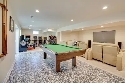 Image de Near Lake Anna: Gem w/ Saltwater Pool & Arcade!
