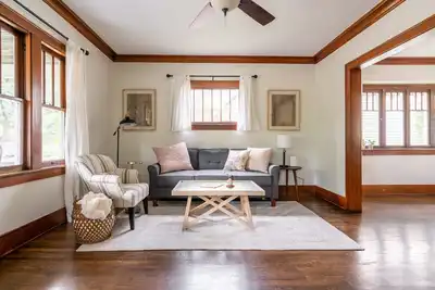 Image de Historic home close to downtown Grand Rapids