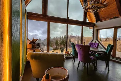 Image de Refurbished barn looking over the mountains - 20 min away from Dracula's Castle