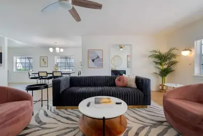 Image de 3rdBreeze Art Deco Villa by the Beach 2+2