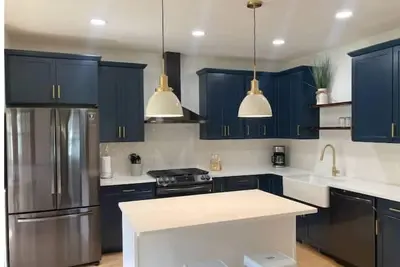 Image de Spacious 3 Bedroom Home with private porch & yard