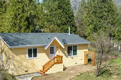 Image de Creeks, Pond, Forest Hiking, Relaxing, Yosemite 35 Miles, Bass Lake 4 Miles