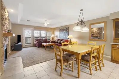 Image de Relaxing Golf Condo with Lovely, Natural View from Private Balcony