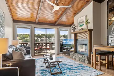 Image de Southwood Shores 304-4b - Updated Top Floor Condo!