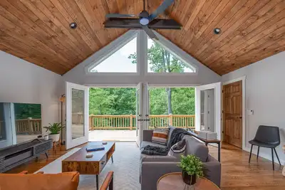 Image de Stunning Luxury Home: Majestic Massanutten Views with New Hot Tub