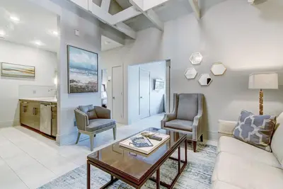 Image de Great Location Downtown, Heated Pool Access