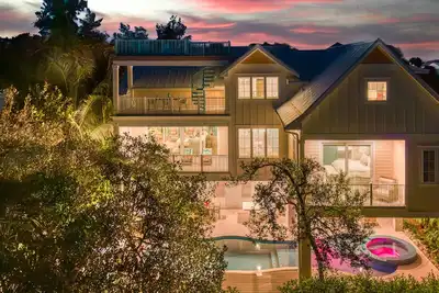 Image de Beach a la Mode | Luxury Canal Front Home on Ami w/ Private Pool & Spa